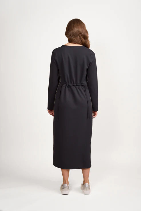 Vassalli Long Sleeve Knit Dress W Tieback & contrast stitch Detail Ink/Cream
