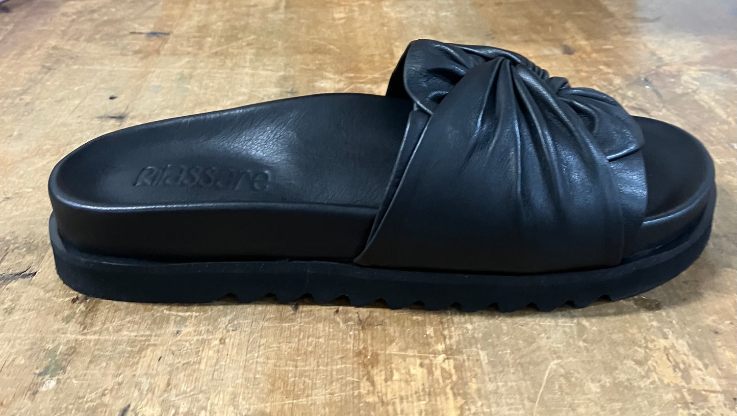 Rilassare Tubist Black Slide
