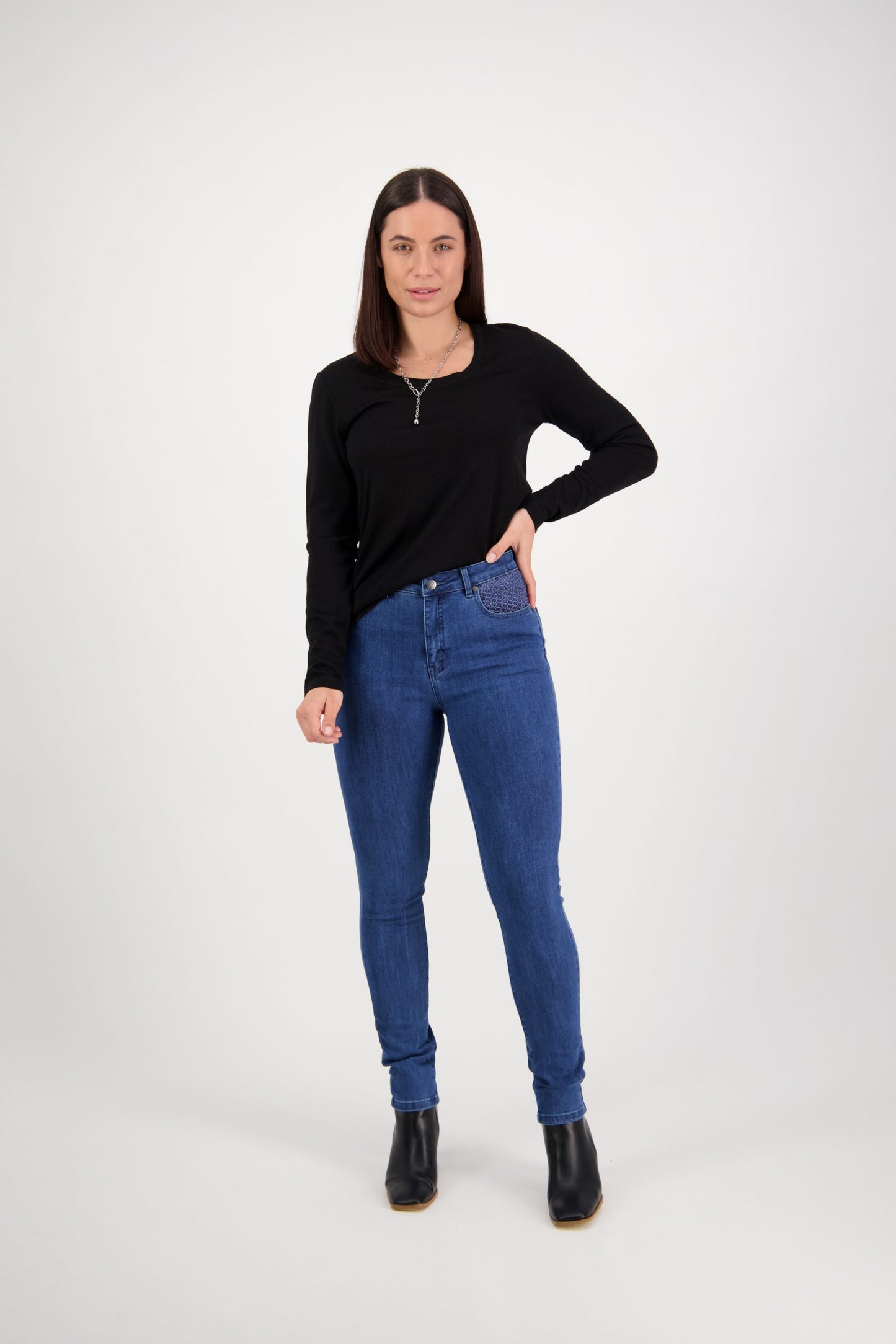 Vassalli 100% Merino Basic Long Sleeve Top Black