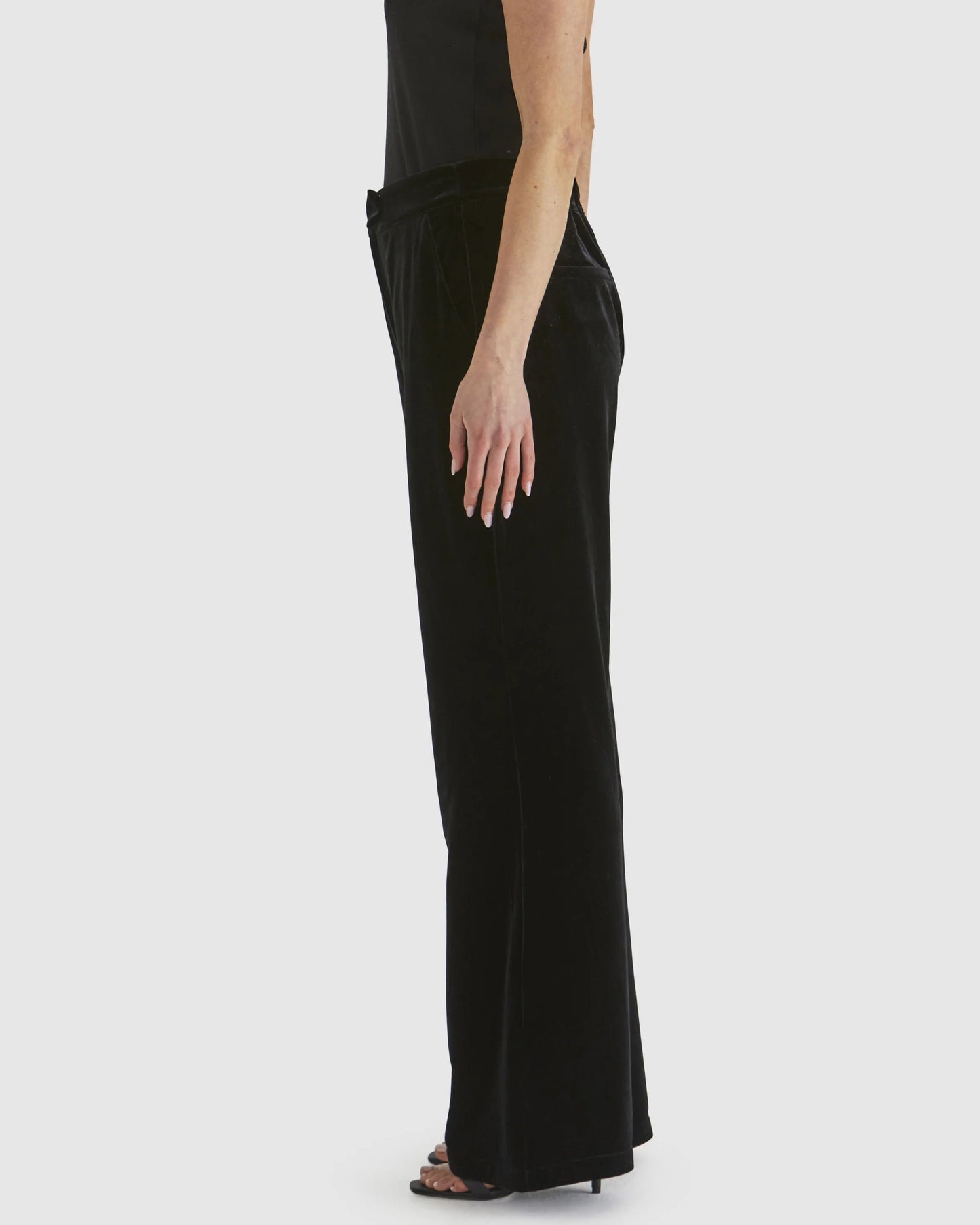 Fate+Becker Mustang Sally Velvet Pant Black