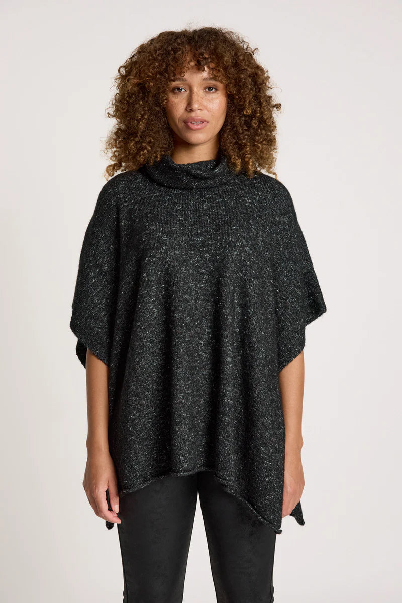 Eb + Ive Zarda Poncho Black OS