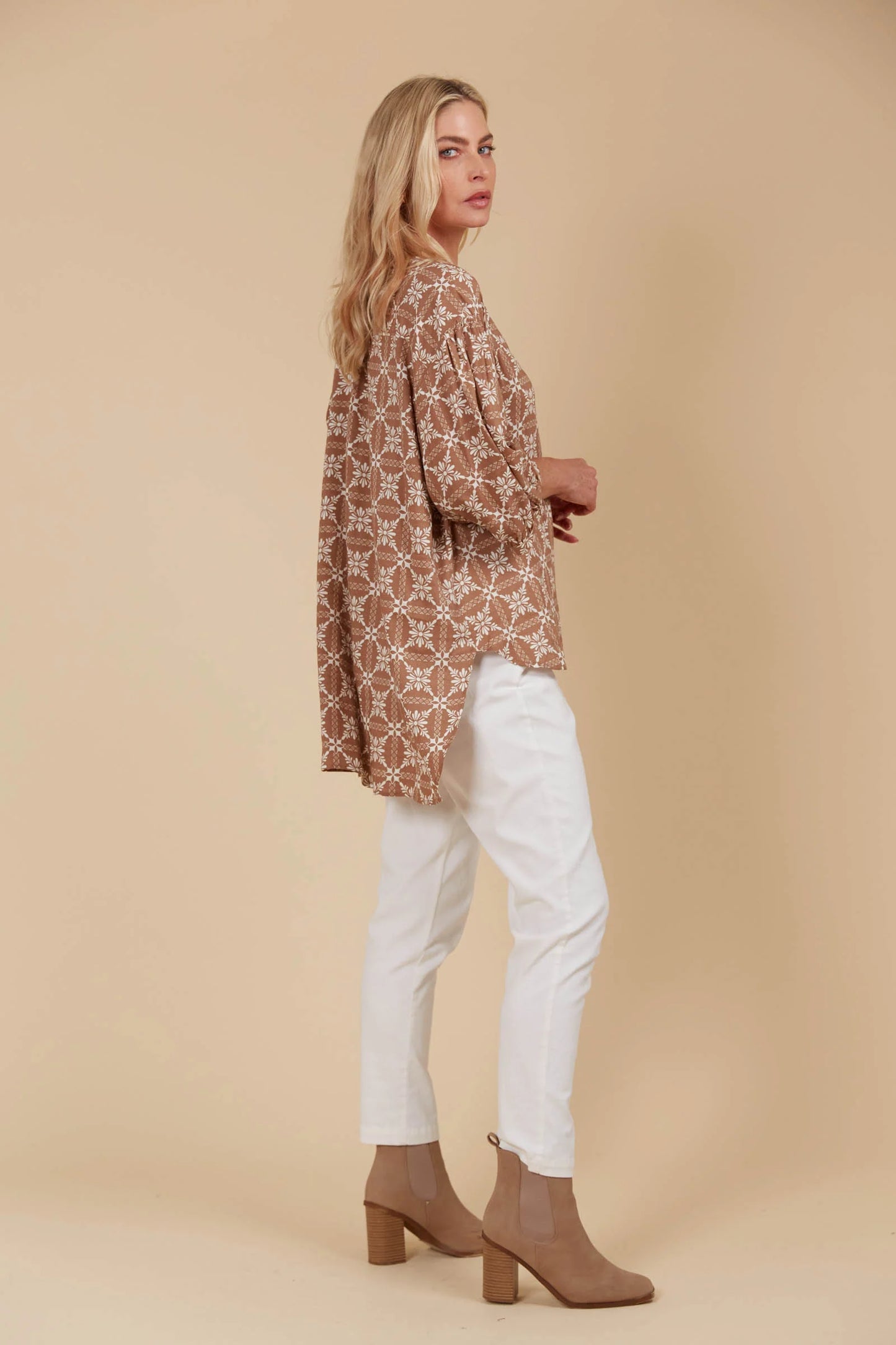 Isle of Mine Venus Relaxed Top Deity