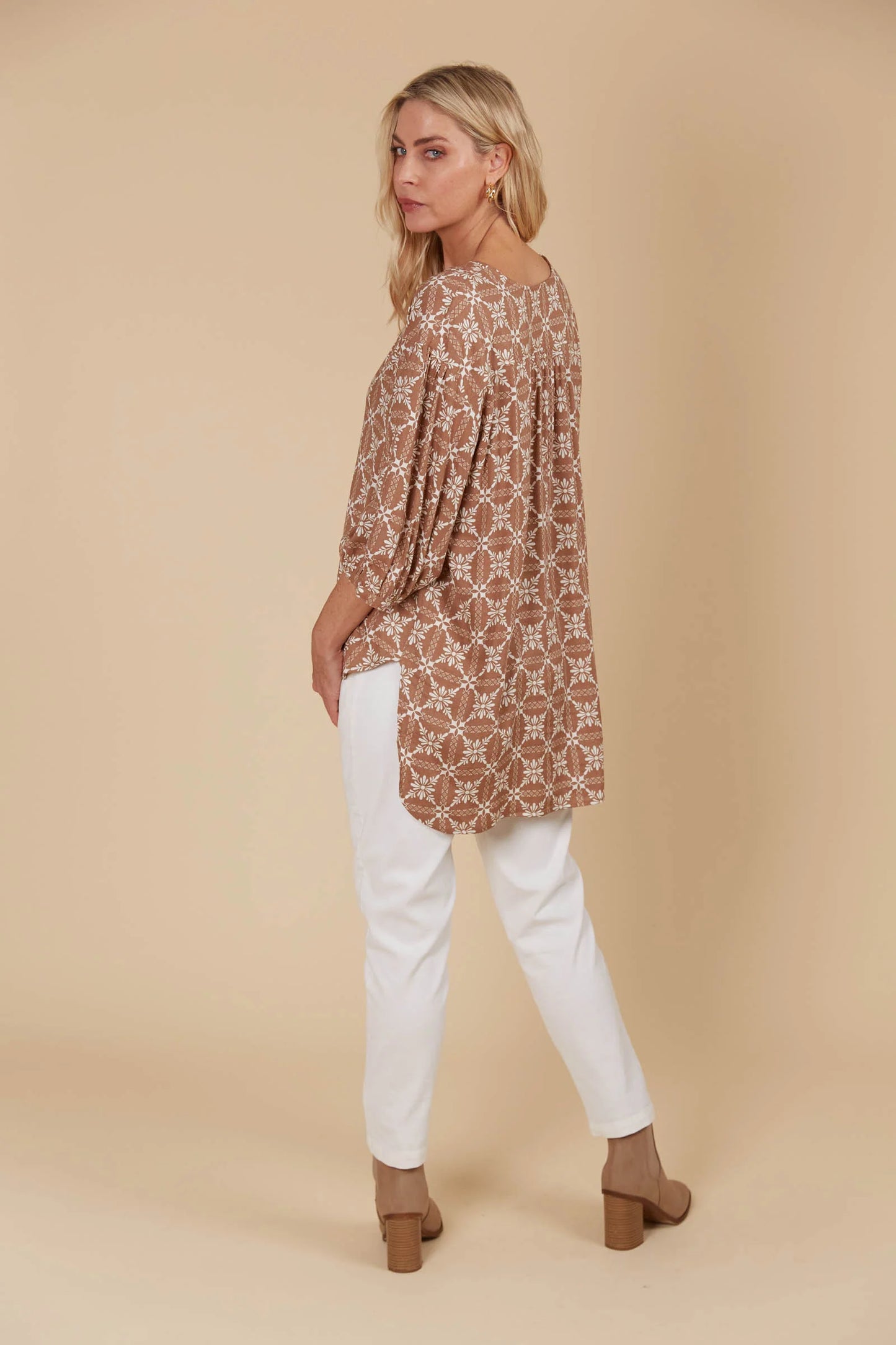 Isle of Mine Venus Relaxed Top Deity