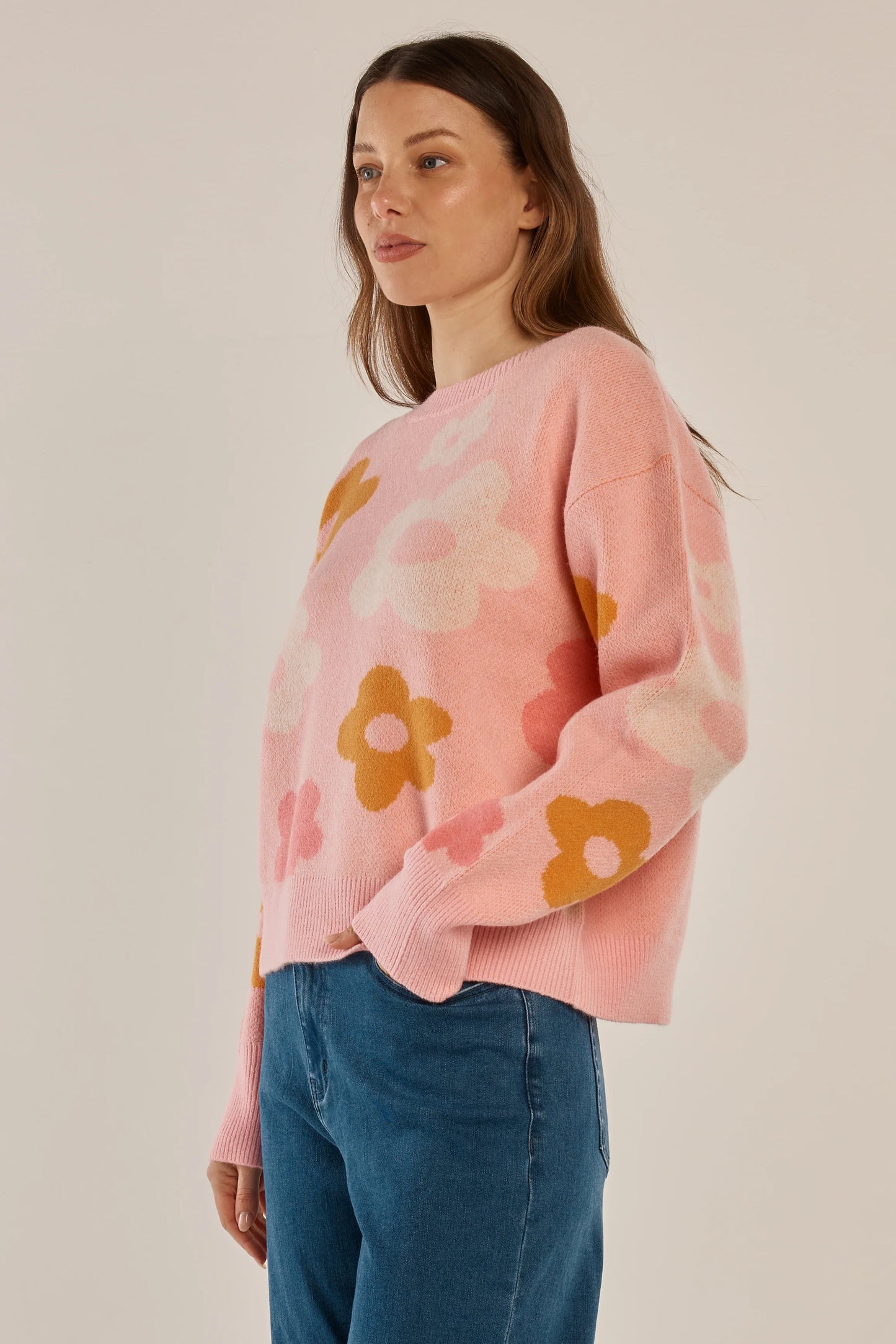 Betty Basics Leonie Knit Sweater Jacquard Flowers Pink