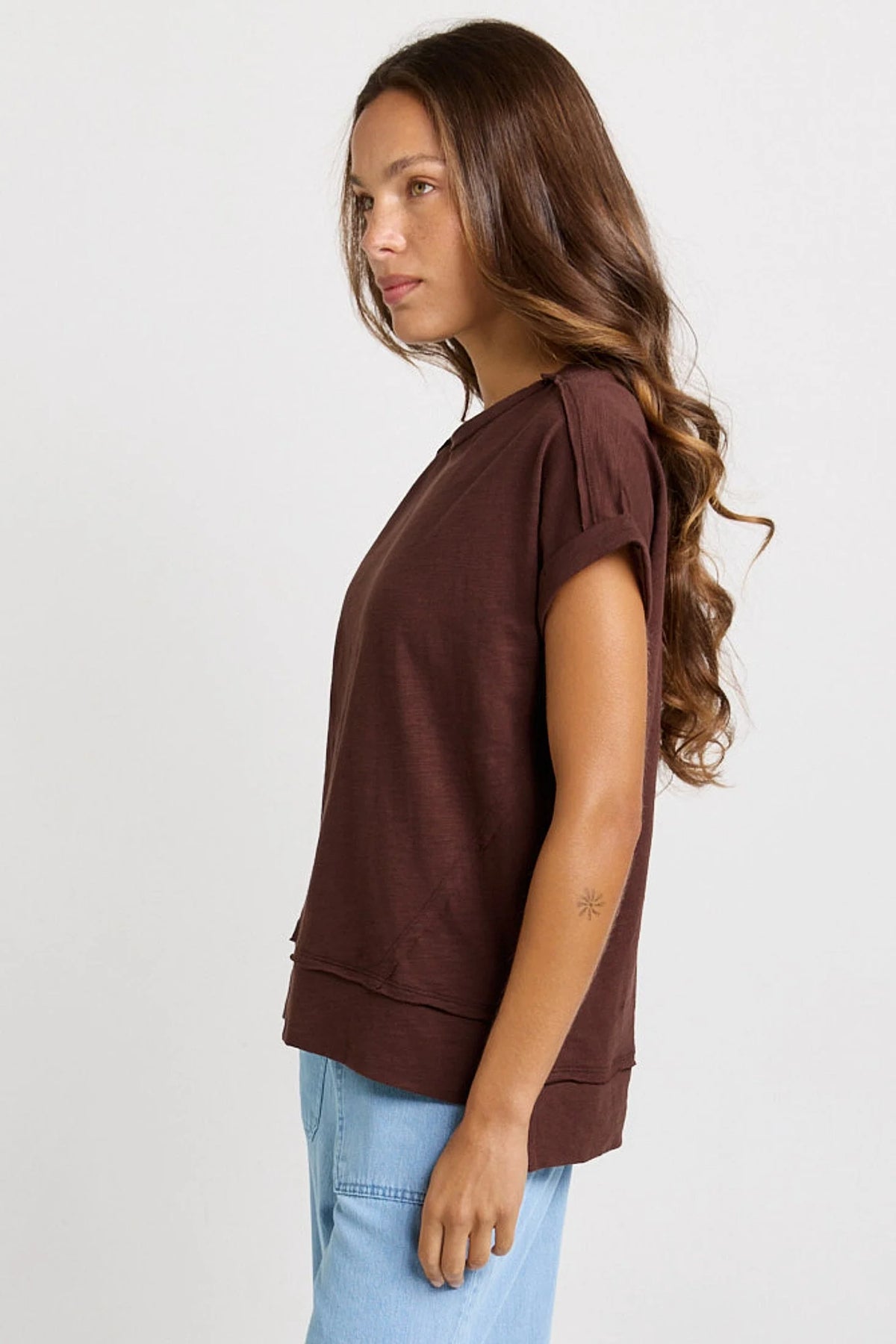 Betty Basic Shirley SS Tee Chocolate Brown