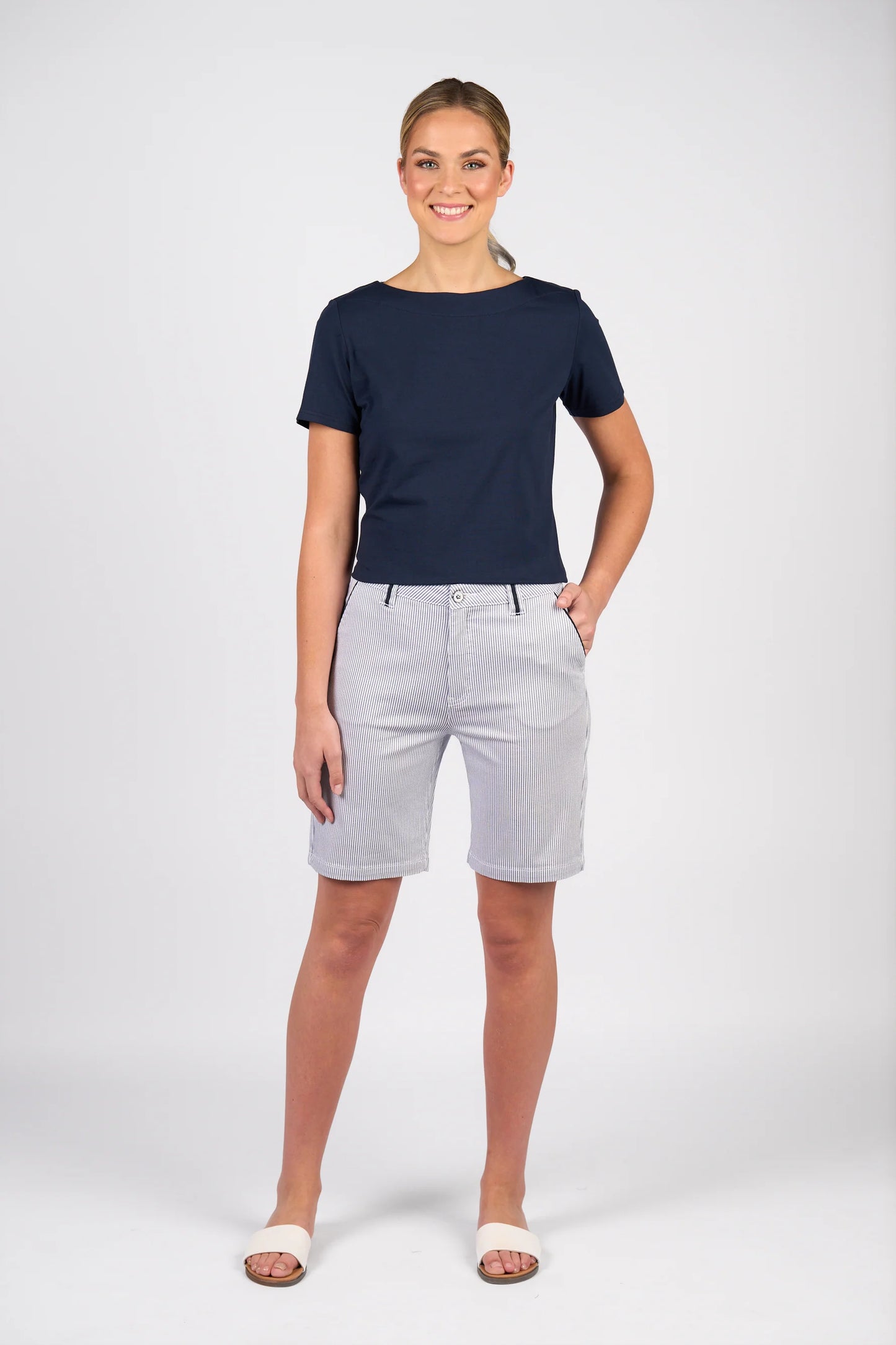 Vassalli Slim above knee short-Ink/Stripe